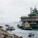 Restoran Terapung Ikonik Hong Kong Terbalik di Laut China Selatan saat Dipindahkan