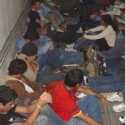 Diselundupkan dari Meksiko, 98 Migran Tak Berdokumen Ditemukan dalam Truk Terkunci