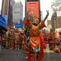 Pertama Kali dalam Sejarah, Flash Mob Angklung Bikin Goyang Times Square New York
