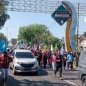 Massa AASB Sudah Sampai Karawang, Jumhur Hidayat Ikut <i>Longmarch</i> Menuju Jakarta