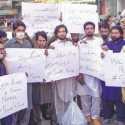 Delapan Orang Terbunuh karena Teror Bom TTP, Warga Pakistan Gelar Aksi Unjuk Rasa