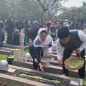 Cak Imin dan Puan Maharani Nyekar Bareng di Makam Taufik Kiemas