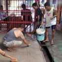 Cegah Penyakit, Warga Binaan Rutan Salatiga Resik-resik Lingkungan Hunian