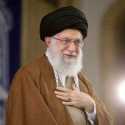Khamenei Janji Balas Pelaku Serangan di Masjid Syiah Shah Cheragh