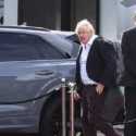 Buru-buru Akhiri Liburan di Karibia, Boris Johnson Siap Pimpin Inggris Lagi?