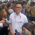 Ogah Tanggapi Spanduk “Jokowi 3 Periode” di SU-GBK, Stafsus Presiden: Pak Jokowi Sudah Ngomong Berkali-kali