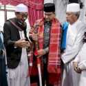 Bertemu Buya Ali Akbar Marbun, Anies Dihadiahi Ulos, Tongkat, dan Tasbih