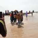 Kelebihan Penumpang,  Kapal di Nigeria Pecah Menjadi Dua