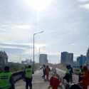 Barrier Beton Berserakan, JLNT Pesing Sempat Ditutup 2 Jam