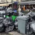 Petugas Kebersihan Mogok, Jalanan Paris Dihiasi Tumpukan Ribuan Ton Sampah