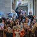 Tuntut Reformasi Senjata, Ribuan Pengunjuk Rasa Demo di Depan Gedung Pemerintah Tennessee