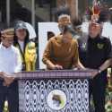 Torehkan Tinta Emas, Anak Muda Papua Perkenalkan Brand Smartphone dan Laptop kepada Presiden Jokowi