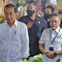 Blusukan Bareng Zulhas, Jokowi Bersyukur Harga Pangan Cenderung Turun