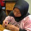 Anak Muda Yogyakarta Asah Kreatifitas Produksi Kalung Hijab Bersama Srikandi Ganjar