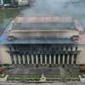 Kebakaran, Gedung Kantor Pos Bersejarah di Manila Hangus Dilalap Api