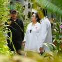 Megawati Resmikan Rumah Kaca Anggrek Soedjana Kassan