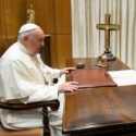 Zelensky Minta Paus Fransiskus Bantu Pulangkan Anak-anak Ukraina yang Dibawa Rusia