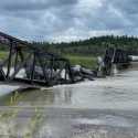 Jembatan Ambruk, Gerbong Kereta Berisi Aspal dan Belerang Jatuh ke Sungai Yellowstone