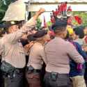 Pendukung Haris dan Polisi Terlibat Bentrok Saat Luhut Tinggalkan PN Jaktim