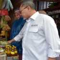 Di Pasar Mardika Ambon, Mendag Zulhas: Stok Bapok Jelang Iduladha Melimpah dan Harga Stabil