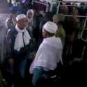 Tangis Haru Sambut Kedatangan Jemaah Haji di Tasikmalaya