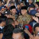 Sambangi Makassar usai Ibadah Haji, Anies Disambut Kelompok Relawan