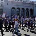 Protes Kontrak Kerja, Ribuan Buruh di Los Angeles Lakukan Aksi Mogok Satu Hari