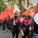 Massa <i>Longmarch</i> Bandung-Jakarta Singgah di Karawang Sebelum Tiba di Istana Negara