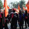 Longmarch Bandung-Jakarta Hari Kelima, Massa Buruh Singgah di Bekasi
