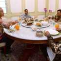 Jamuan Makan Siang Hanya <i>Gimmick</i> Politik, Publik Tak Yakin Jokowi Akan Netral
