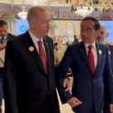 Bertemu di Riyadh, Erdogan Tak Berhenti Pegang Tangan Jokowi