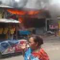 Pasar Angke Kebakaran, 16 Unit Damkar Dikerahkan