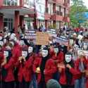 Selamatkan Demokrasi dari Oligarki, Mahasiswa Sultra Gelar Mimbar Bebas