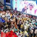 Usai Kampanye di Pontianak, Prabowo Disambut Meriah Warga Banjarbaru