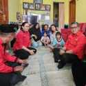 Wakili Megawati, Hasto Sambangi Keluarga Relawan Korban Kekerasan di Sleman