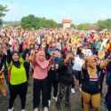 Dibanjiri Hadiah, Belasan Ribu Massa Senam Goyang Gemoy Prabowo-Gibran di Sragen