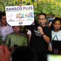 Bukan Dihapus, Anies Justru <i>Upgrade</i> Bansos Jokowi