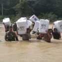 Di Lampung Utara, Distribusi Logistik Pemilu Terobos Banjir Sepinggang