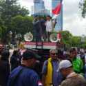Aksi di Kantor KPU RI, Massa Gerakan Maritim Nasional Tuntut Jokowi Mundur