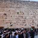 Ribuan Orang Berdoa di Tembok Ratapan untuk Keselamatan Tawanan Israel