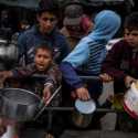 Israel Bunuh Massal Warga Palestina yang Sedang Antre Bantuan di Gaza