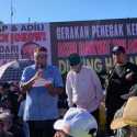Perwakilan Fraksi PKB dan PKS Temui Massa Aksi di Depan Gedung DPR