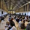 Istiqlal Sediakan Ribuan Takjil Gratis selama Ramadan