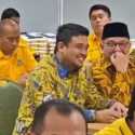 Pakai Batik Kuning, Bobby Nasution Hadir di Kantor Golkar