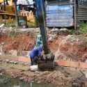 Keruk Lumpur Sungai Efektif Kurangi Banjir di Jakarta