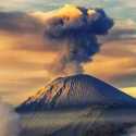 Gunung Semeru Kembali Muntahkan Abu Vulkanik Setinggi 1,5 Km