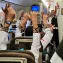 Senam Haji di Dalam Pesawat Ikhtiar Jaga Kesehatan Jemaah