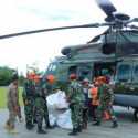 TNI AU Distribusikan Bantuan Korban Banjir di Sulsel Pakai Helikopter