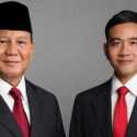 Prabowo-Gibran Harus Evaluasi Total Kebijakan Jokowi