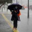 Hujan Ringan Basahi Sebagian Jakarta Siang Ini